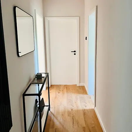 Cozyhome Mit Smart-tv, Voll Ausgestatteter Kueche, Zentrums- Und Bahnhofsnah, Kontaktloser Check-in Moeglich Apartman *