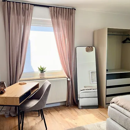 Cozyhome Mit Netflix, Voll Ausgestatteter Kueche, Zentrums- Und Bahnhofsnah, Balkon, Self-check-in Moeglich Apartment
