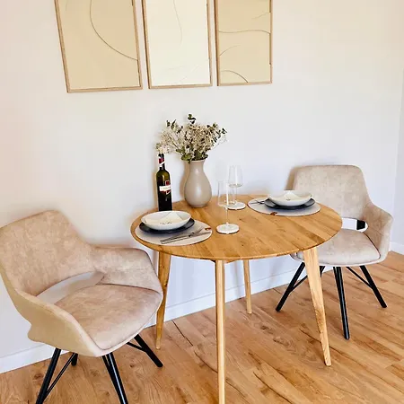 Cozyhome Mit Netflix, Voll Ausgestatteter Kueche, Zentrums- Und Bahnhofsnah, Balkon, Self-check-in Moeglich *